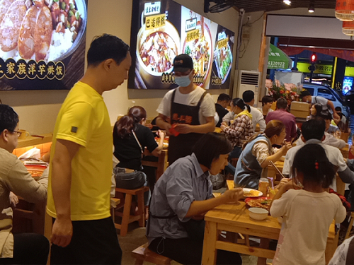 煮小篓盘盘麻辣烫开店